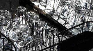 What determines Consumer Reports' best dishwasher?