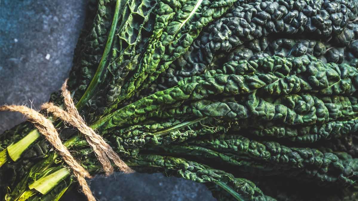 A bunch of green kale