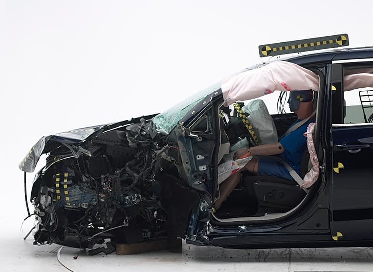 2017 Chrysler Pacifica crash-tested