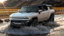 Preview: 2022 GMC Hummer EV Turns an Off-Road Legend Into a Green Machine