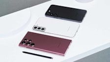 Samsung’s New Galaxy S22 Ultra Comes With a Built-in S Pen Stylus