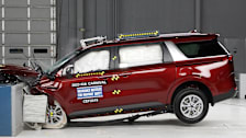 IIHS moderate overlap front crash test 2023 Kia Carnival