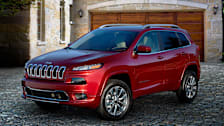 2018 Jeep Cherokee, front static, in front of a garage