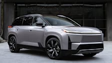 2027 Toyota Highlander Limited front, static