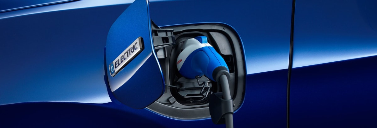 Honda Clarity EV plug
