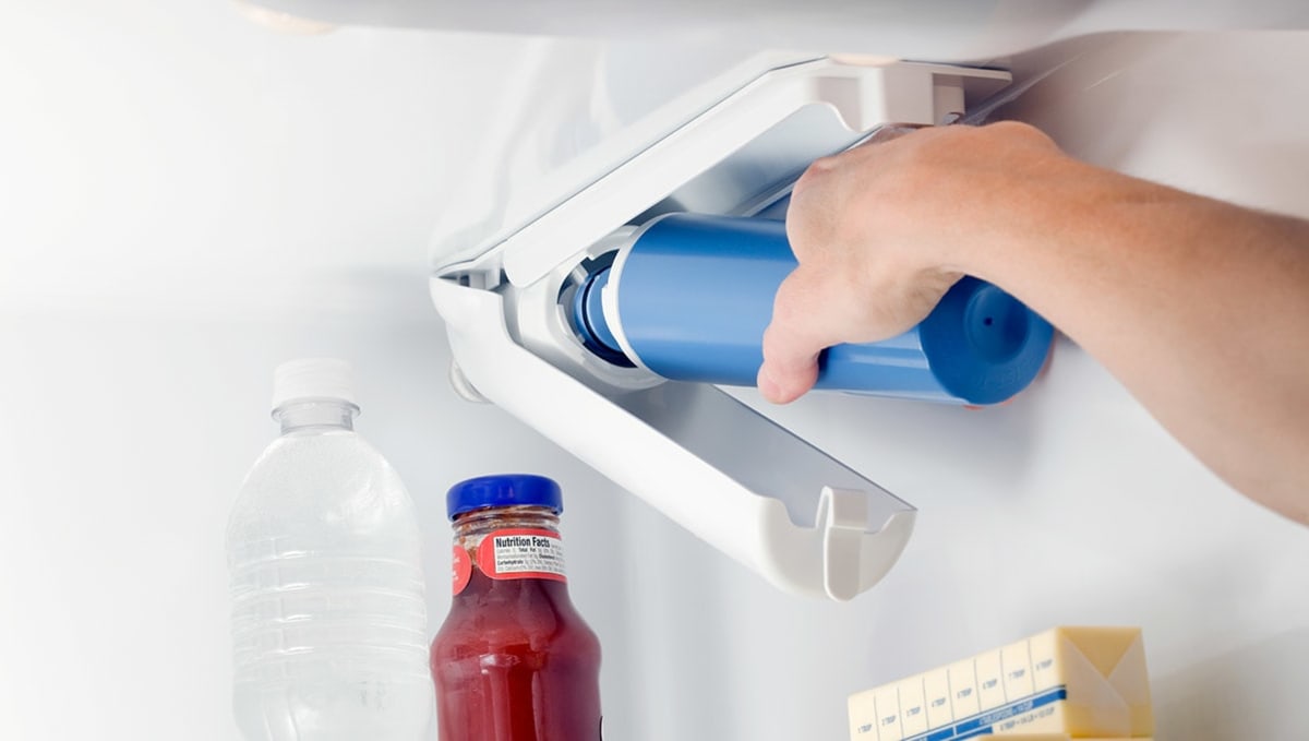 Refrigerator water filter