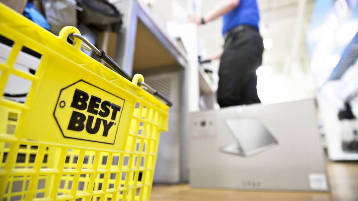 A basket sits near a cash register at a Best Buy Co. store in Downers Grove, Illinois, U.S., on Tuesday, May 23, 2017. Best Buy Co. is scheduled to release earning figures on May 25. Photographer: Daniel Acker/Bloomberg via Getty Images
