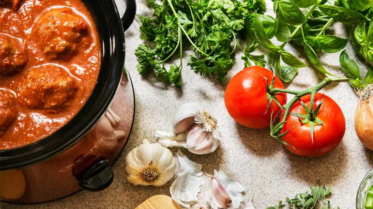 Slow cooking meatballs using a Crockpot