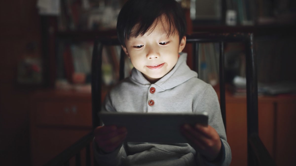 Child with tablet