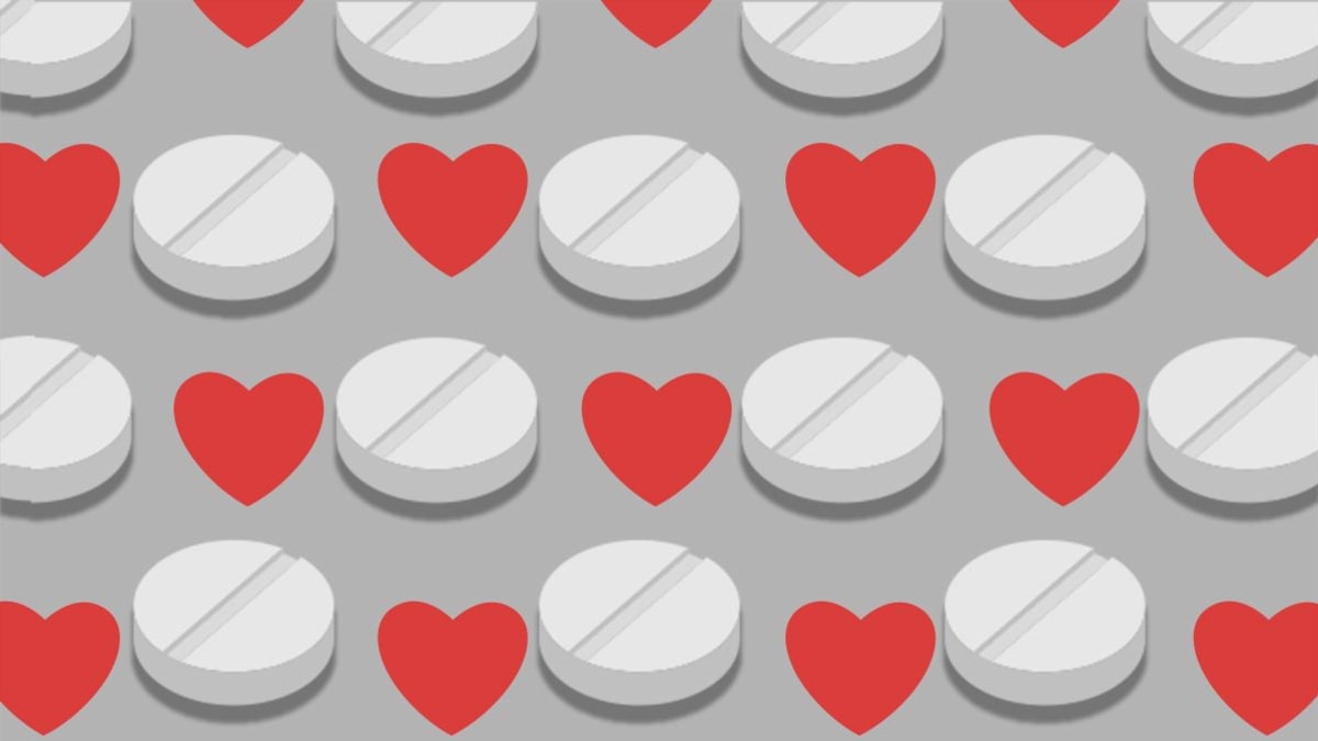 Pattern of alternating hearts and aspirin