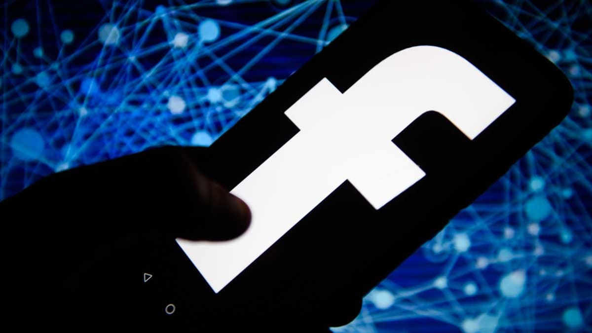 facebook f on screen