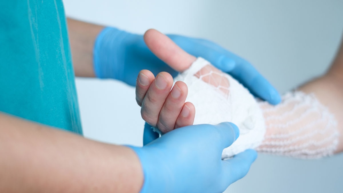 wrapping hand