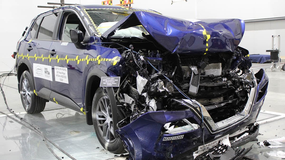 2021 Nissan Rogue crash test