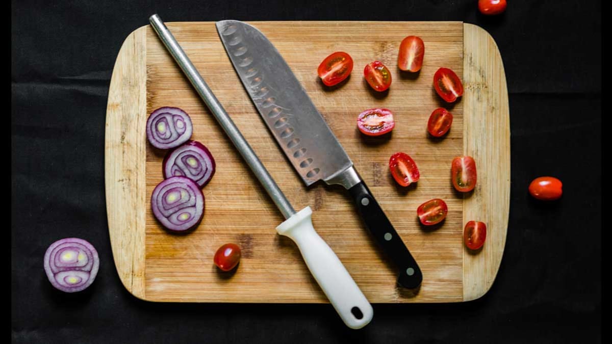 How to Use the Honing Steel That Comes With Your Knife Set via @ConsumerReports