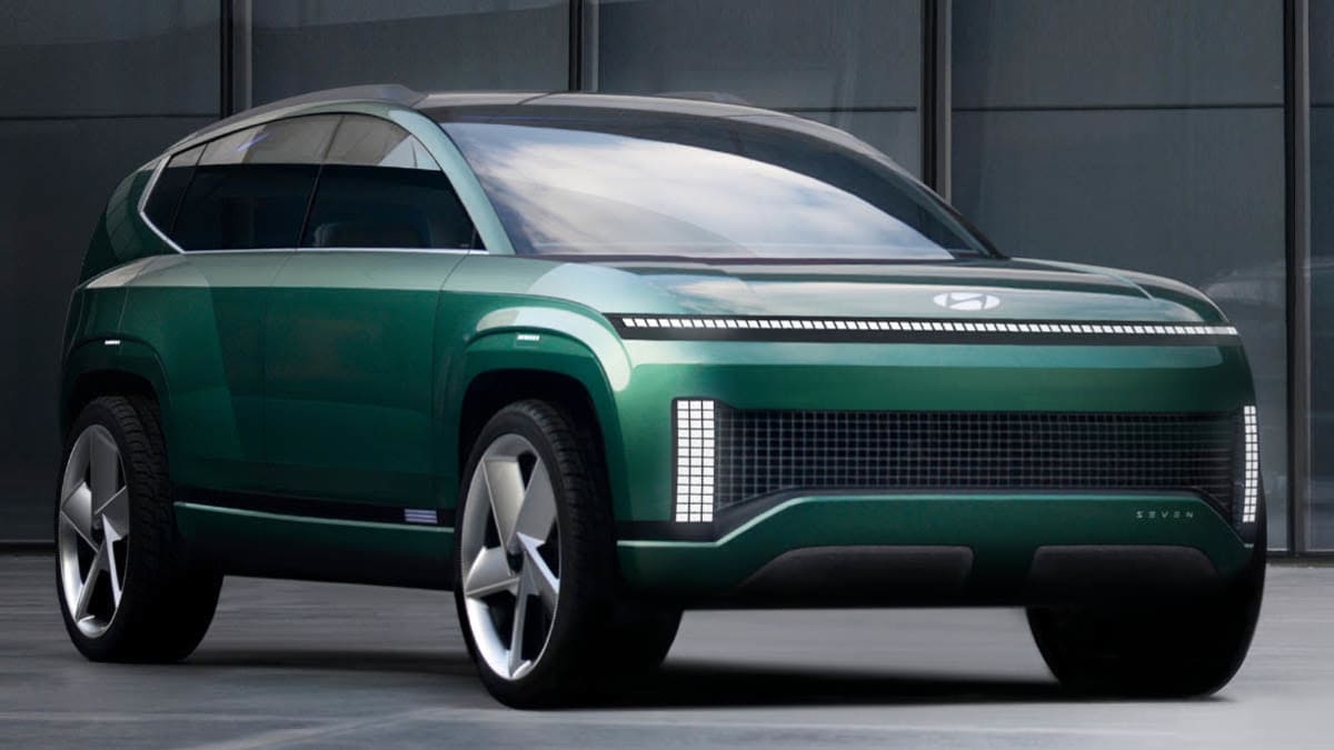 Hyundai Seven electric SUV concept shown from the front