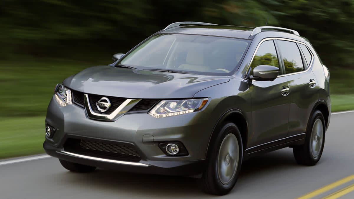 2015 Nissan Rogue driving