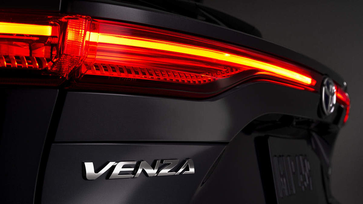 2022 Toyota Venza rear taillight