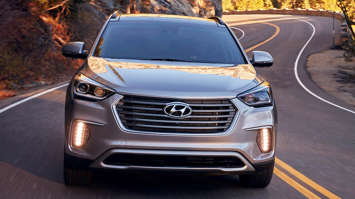 2017 Hyundai Santa Fe front grille