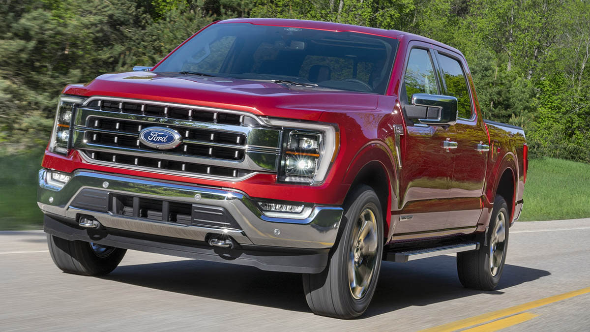 2021 Ford F-150 Lariat driving