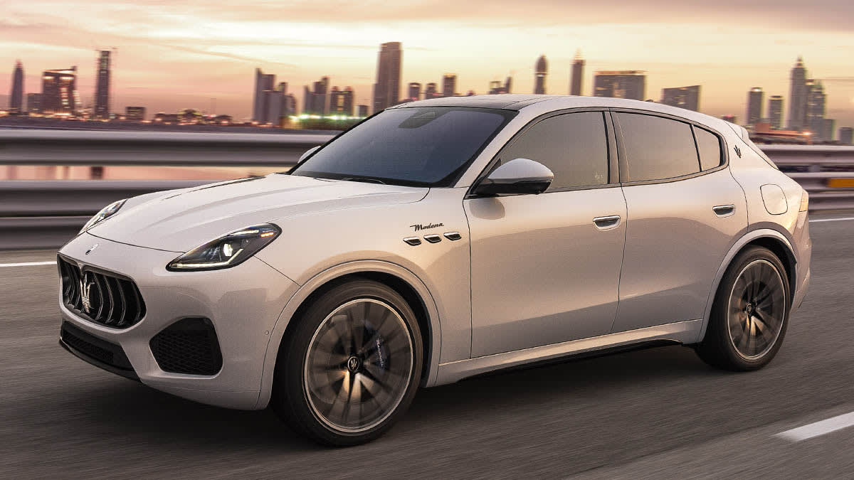 2023 Maserati Grecale driving
