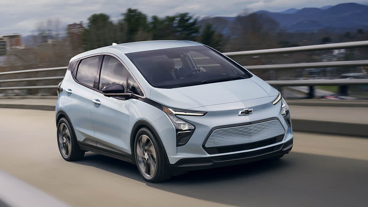 2023 Tesla Model 3 driving in winter