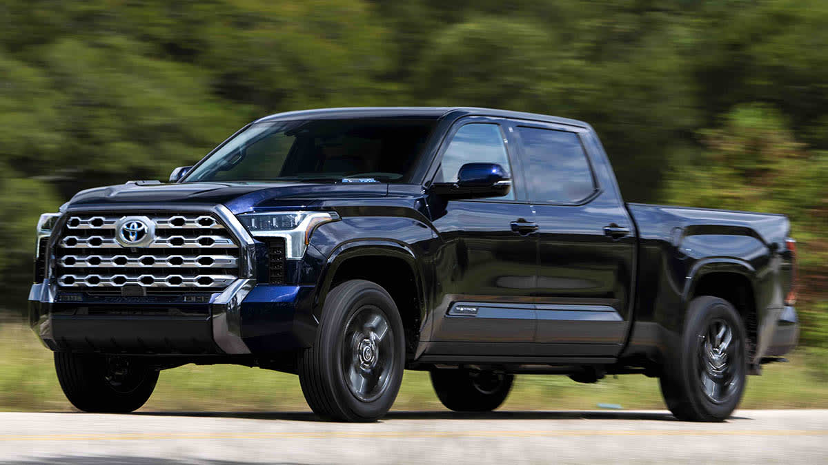 2022 Toyota Tundra Platinum driving