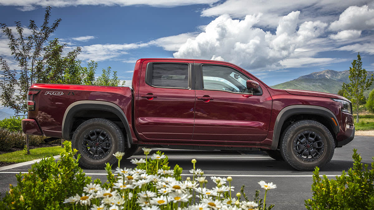 2022 Nissan Frontier parked