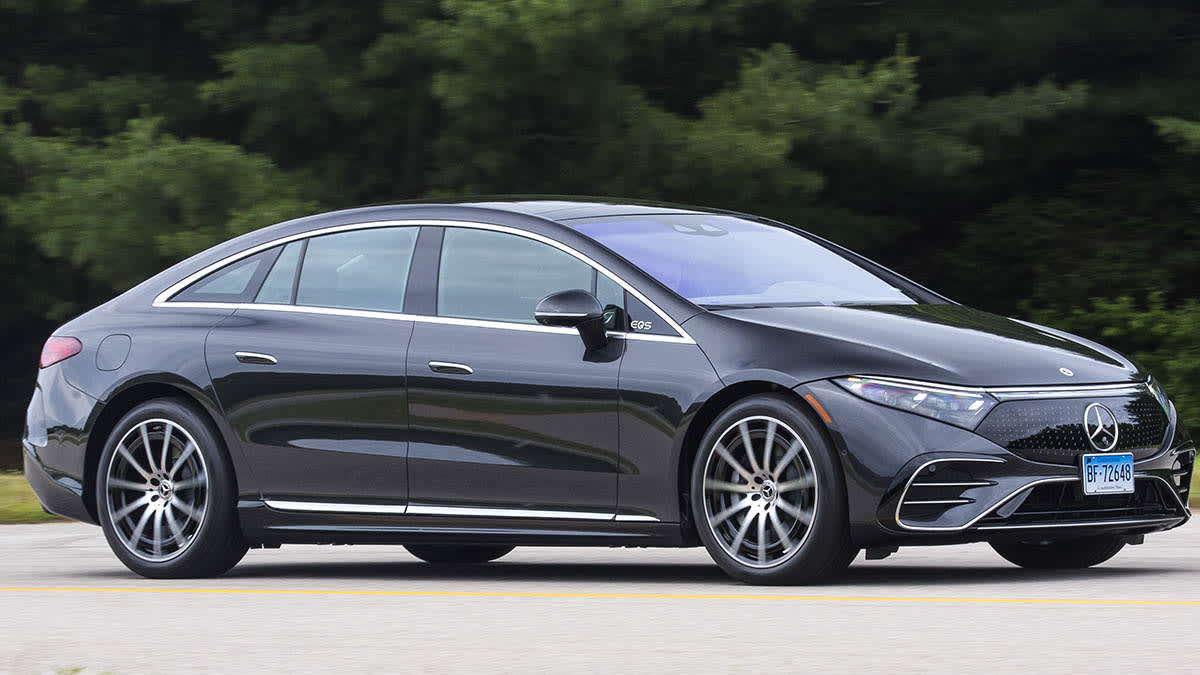 2022 Mercedes-Benz EQS driving