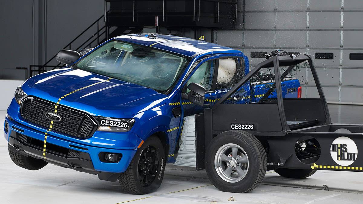 Ford Ranger side crash test by IIHS