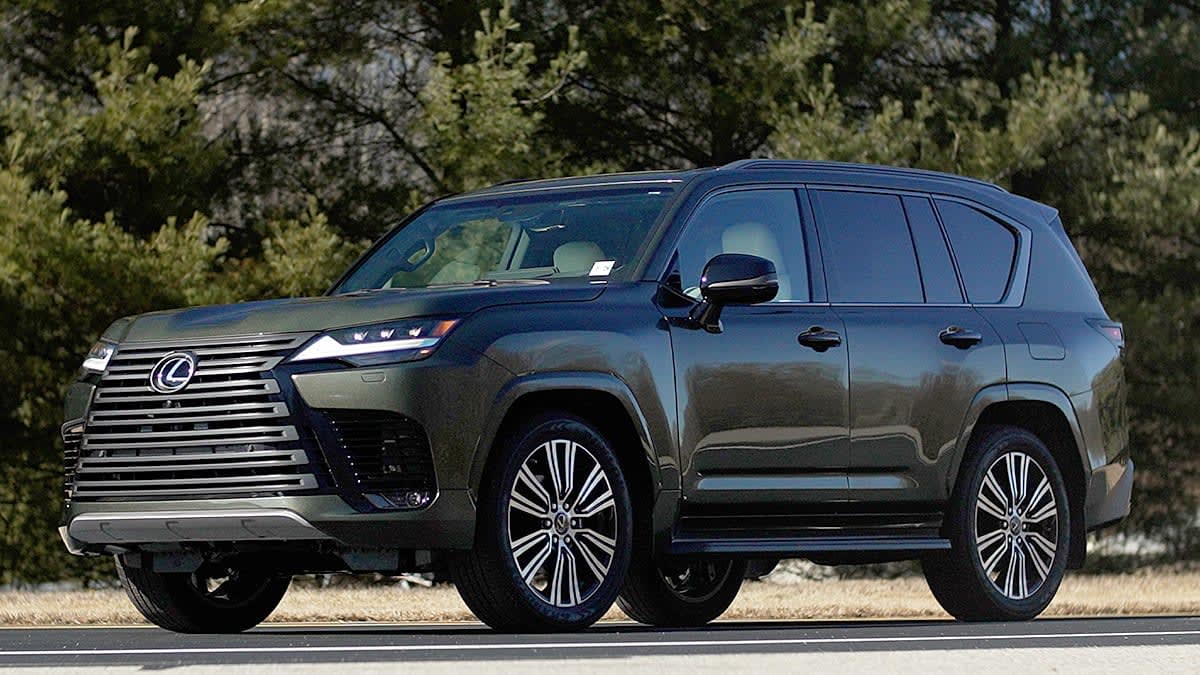 Talking Cars 401: Driving the 2023 Lexus LX600 - Consumer Reports