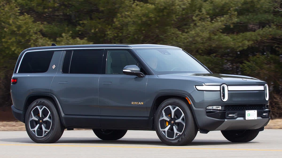 Rivian R1S Proves to Be a Roomy, Quick All-Electric Three-Row SUV ...