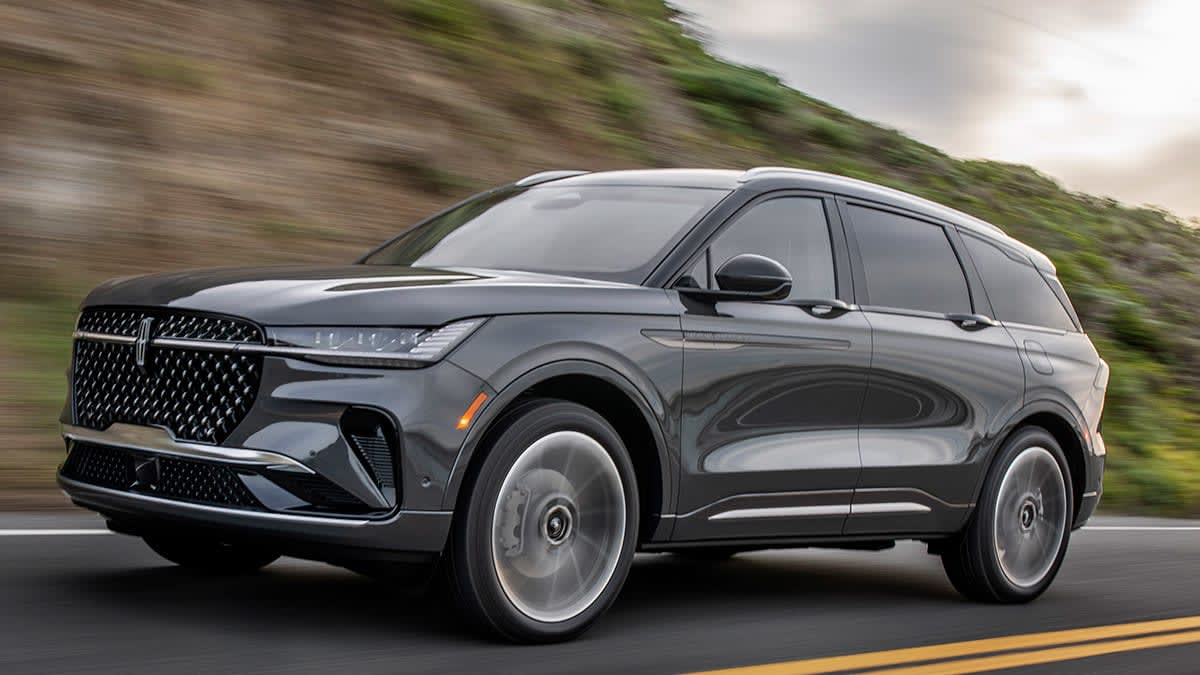 2025 Lincoln Nautilus SUV Promises to Pamper Consumer Reports