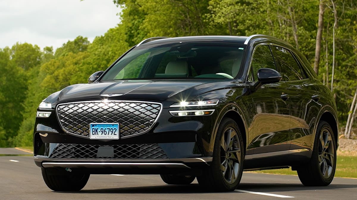 Talking Cars 416: Driving the Genesis Electrified GV70 - Consumer Reports