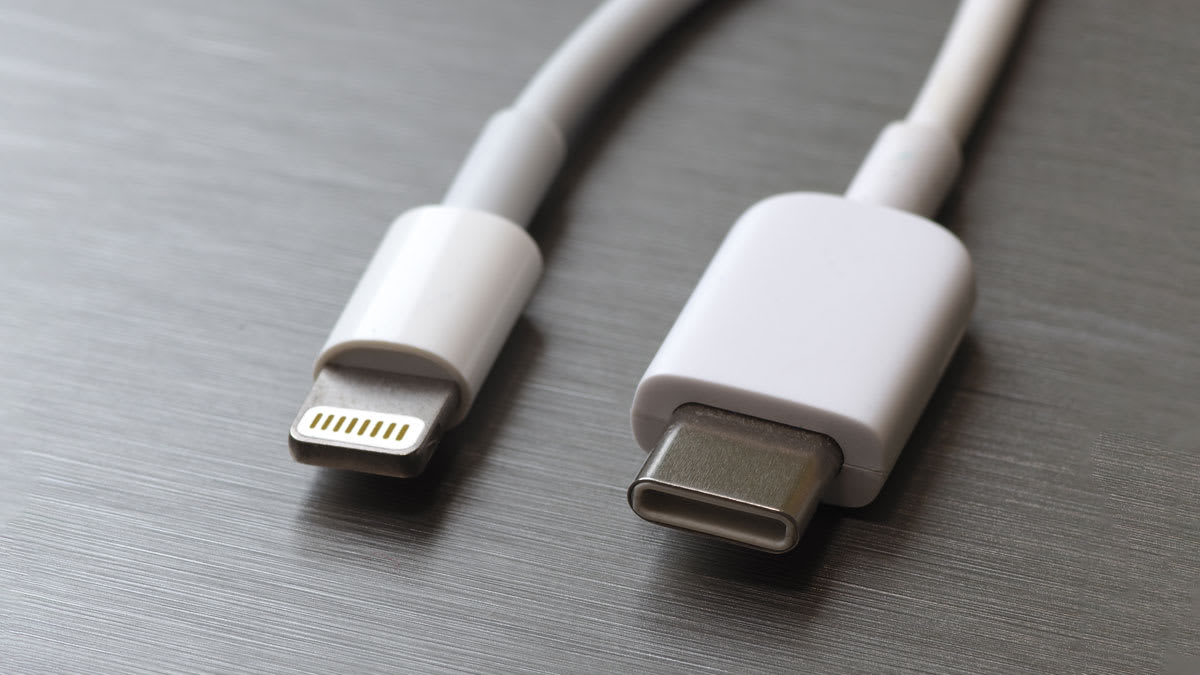 USB-C vs. Lightning: What iPhone Owners Need to Know - Consumer Reports