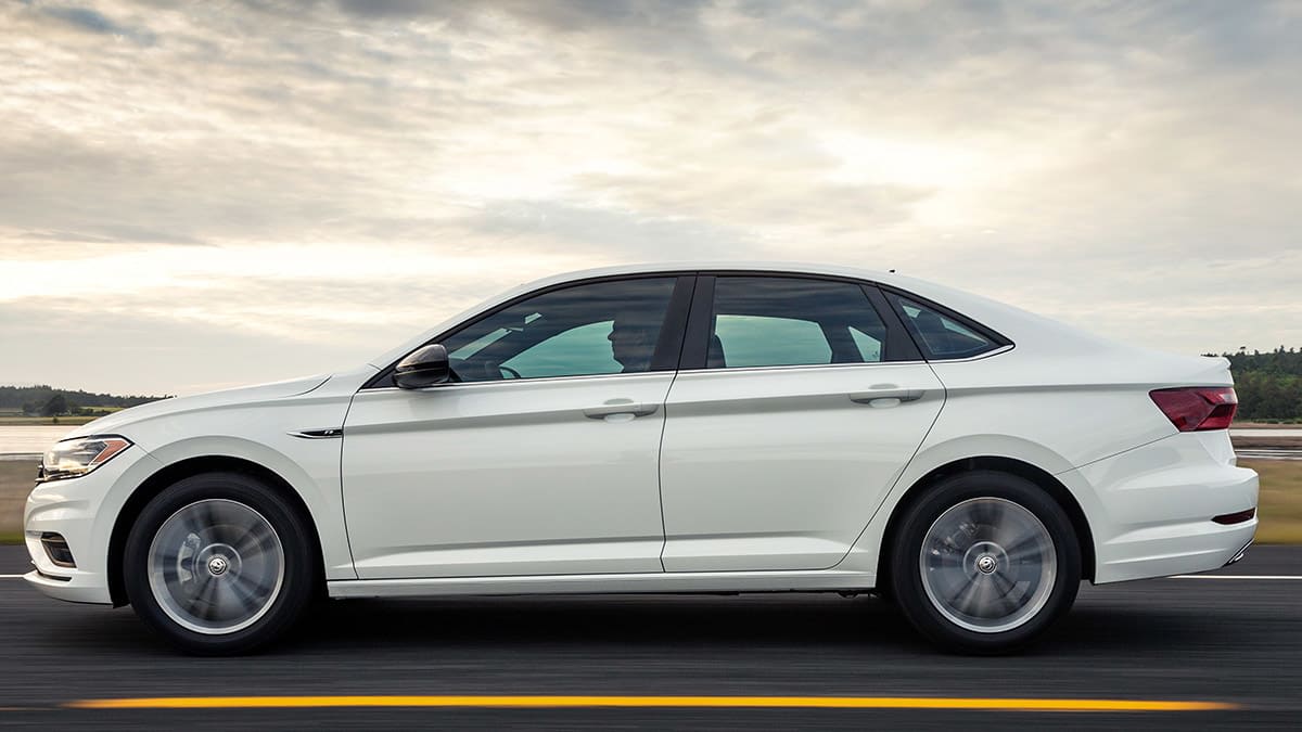 2020 Volkswagen Jetta driving, side
