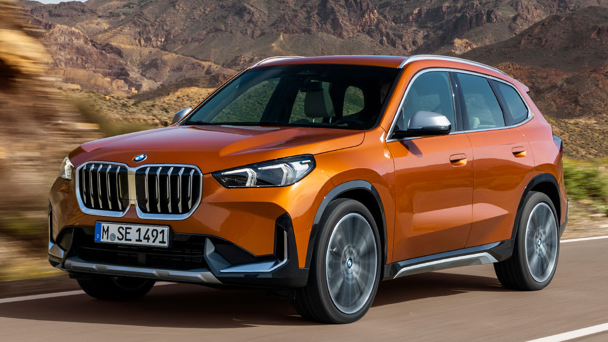 2023 BMW X1 driving