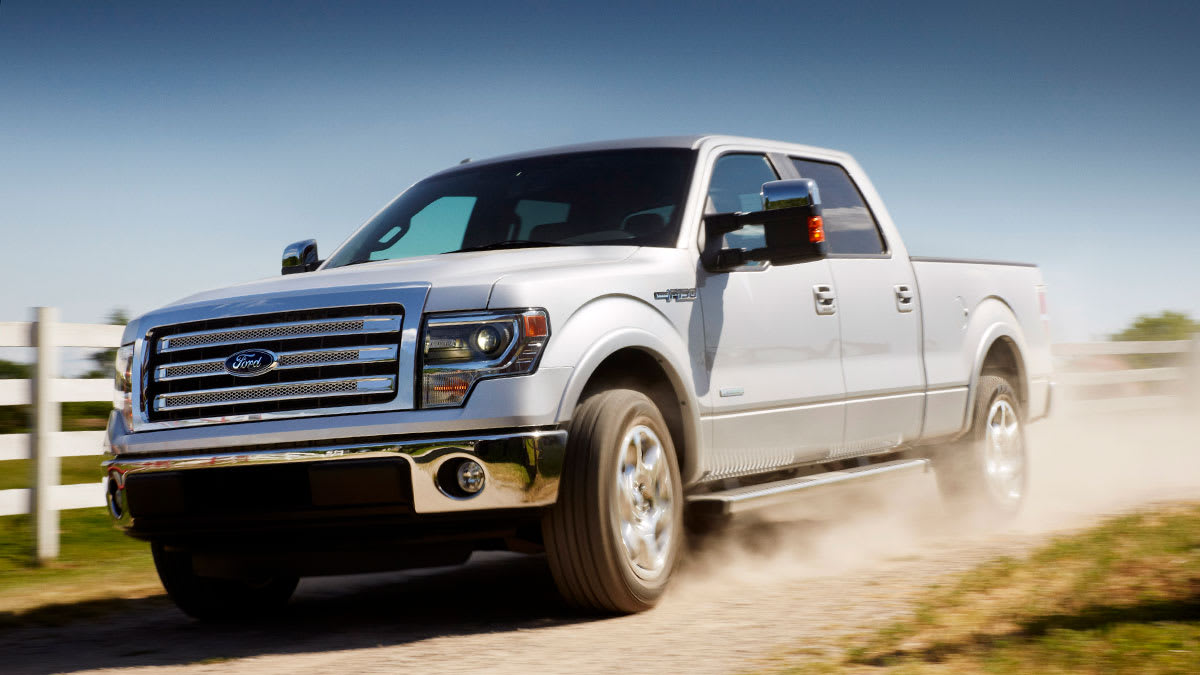 2014 Ford F-150 Lariat driving