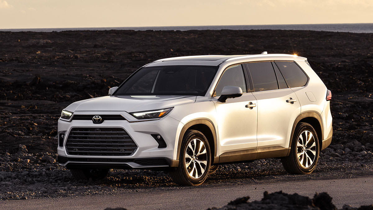 2024 Toyota Grand Highlander in dirt