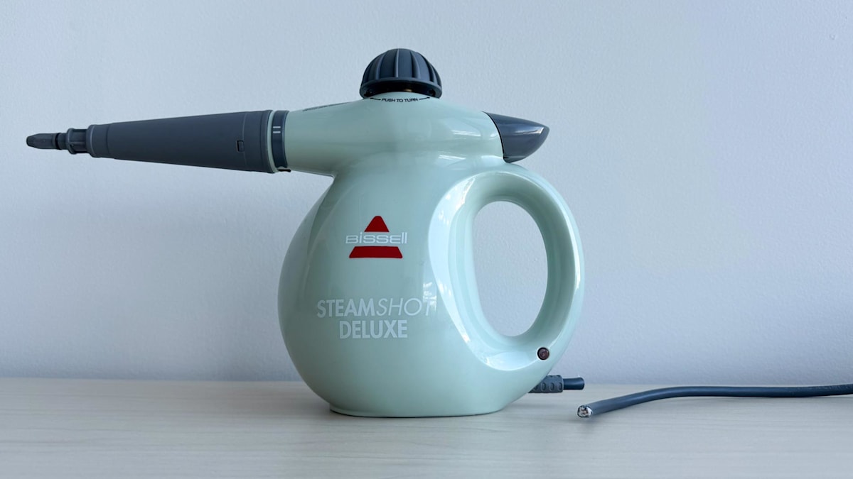 Bissell Steamshot Deluxe with cut cord for recall.
