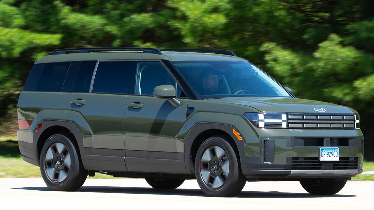 2024 Hyundai Santa Fe Hybrid driving