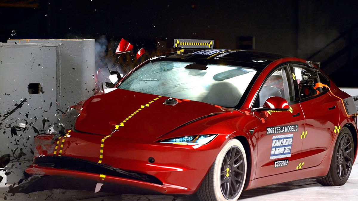 2025 Tesla Model 3 undergoing the IIHS passenger-side small overlap front test.