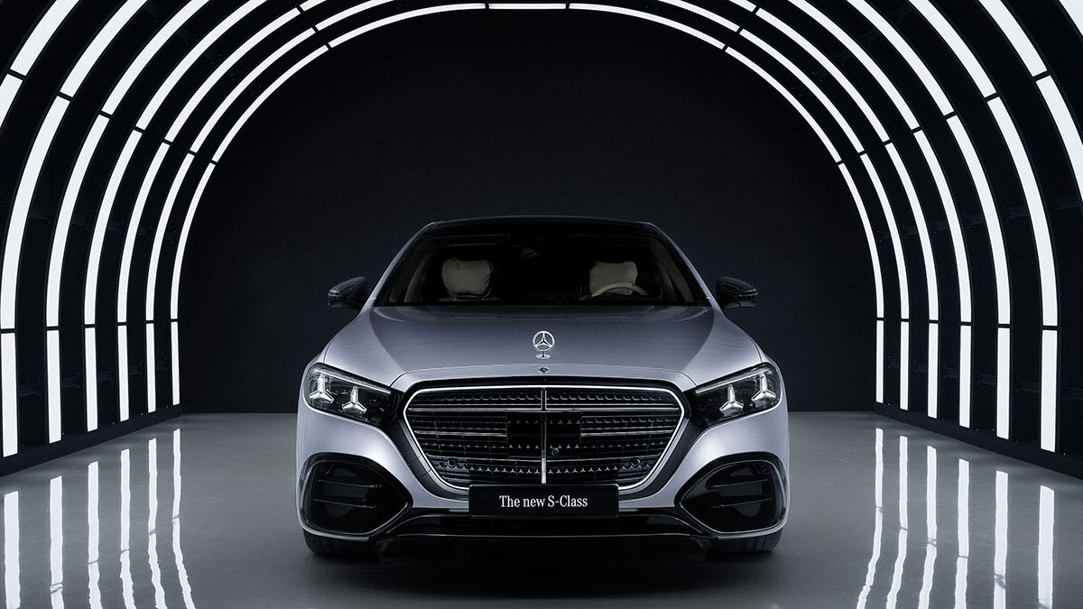 2027 Mercedes-Benz S-Class in studio