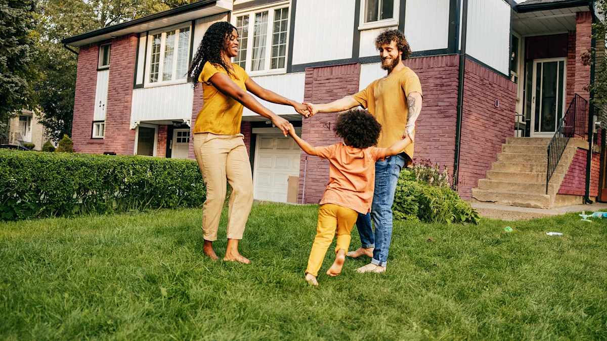 https://article.images.consumerreports.org/image/upload/t_article_tout/v1771955550/prod/content/dam/product-experience/home-insurance/CR-Home-Insurance-PCE-Home-Hero