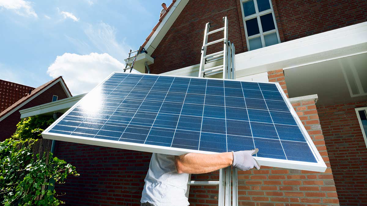 How to Get a Solar Tax Credit While You Still Can