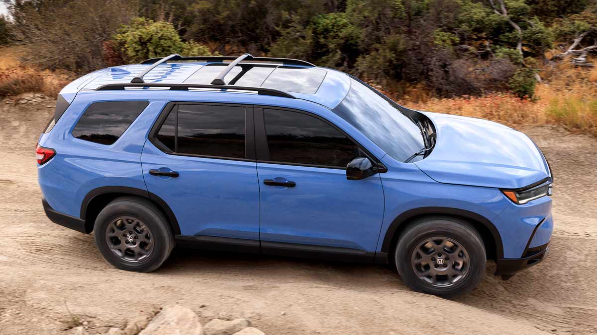 Best SUVs With Comfortable Rear Seats, Quiet Interiors, and Easy-to-Use Controls