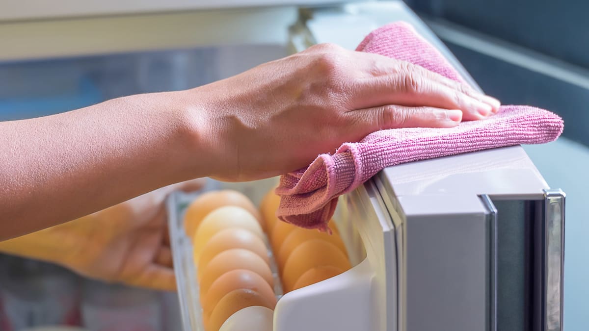 how long can dressing last in the fridge How Long Does Homemade Salad Dressing Last? %%sep%% %%sitename%%
