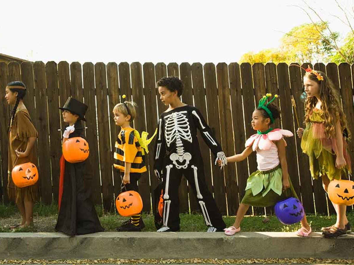 Smart Road Tips for Halloween Safety to Keep Drivers and Ped - Consumer Reports