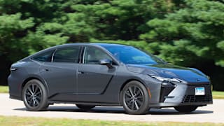 Review: The Redesigned Lexus ES Hybrid Is in Its Soft Era