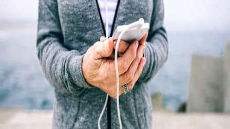 Tech Gadgets and Older Adults: What Helps, What Doesn't