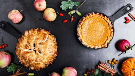 Apple pie and pumpkin pie